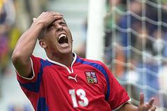 Český fotbalista Milan Baroš v utkání s Maltou během kvalifikace na MS 2002 v září 2001.