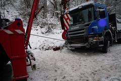 Sníh - kamion - nehoda