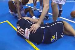 Zraněný děčínský basketbalista Jakub Houška