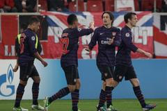 Tomáš Rosický se raduje z branky proti Olympiacosu