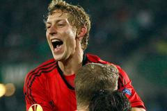 VIDEO Němečtí sudí uznali gól, který prošel do brány dírou v síti