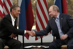 Barack Obama a Vladimir Putin na summitu G8 v Belfastu