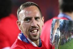 FOTO Ribérymu modlitba vyšla. Dal gól a řídil oslavy