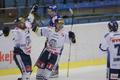 Hokejisté Liberce Martin Čakajík, Tomáš Filippi a Wayne Simmonds (zleva) se radují z gólu v utkání se Zlínem v 19. kole Tipsport extraligy 2012/13.