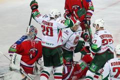 Hokej, KHL, Lev Praha - Kazaň: radost Kazaně z gólu Janne Pesonena (20)