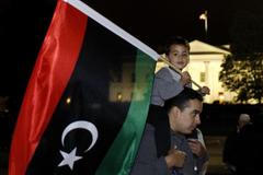 Bouřlivé oslavy před Bílým domem