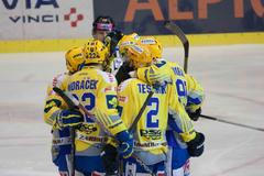 Zlín - Mountfield HK (zlínská radost, Tesařík, Ondráček)