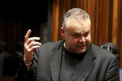 Soud - JAR - Johannesburg - Krejčíř