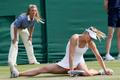Zraněná Maria Šarapovová na Wimbledonu 2013