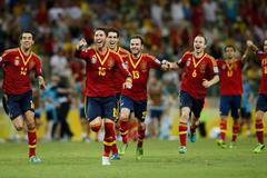 Španělští fotbalisté slaví postup do finále Poháru FIFA 2013