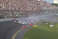 Hromadná nehoda NASCAR