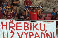 FOTO Pekelné vedro, blbá nálada a vydřená výhra Sparty