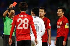 Ronaldinho třikrát jinak: střelec, tanečník i násilník