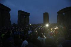 Zimní slunovrat ve Stonehenge