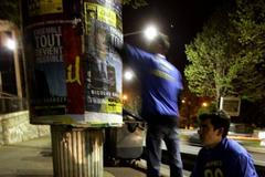 Noční vylepování