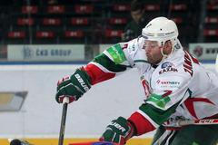 Hokej, KHL, Lev Praha - Kazaň: Michal Řepík (26) - Stěpan Zacharčuk