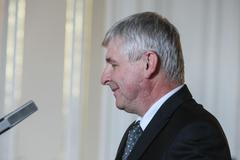 Jiří Rusnok podává demisi