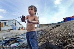 Děti v romských osadách v Řecku