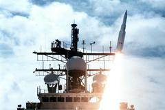 Odpálení rakety z křižníku Vincennes