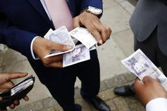 Peníze bankovky britská libra