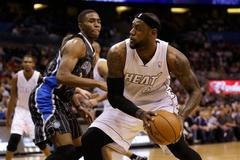 LeBron James z Miami v utkání NBA proti Orlandu