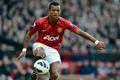 Fotbalista Manchesteru United Nani si zpracovává míč v 6. kole anglické Premier League s Tottenhamem Hottspur.