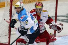 Slavia v nájezdech porazila vedoucí Plzeň