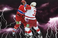 Kanadský hokejista Jeremy Yablonski (vpravo) z Viťazu Čechov se pere v utkání KHL 2011/12 proti CSKA Moskva.