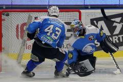 Hokej, Plzeň - Zlín: Jan Kovář a Marek Mazanec