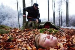 Výhružky rodiny i obchod s židovskými náhrobky. Příběh kmotra ukazuje život známého mafiána