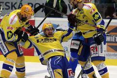 Hokej, Plzeň - Zlín: Milan Kostourek slaví gól na 1:3