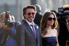 Premiéra filmu Iron Man 2 - Robert Downey jr. s manželkou