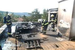 Požár vany na terase vily