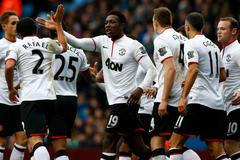 Wellbeck se raduje se spoluhráči Manchesteru United