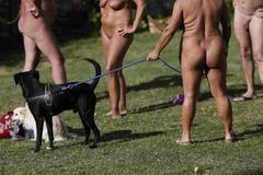 Když se sejdou nudisté