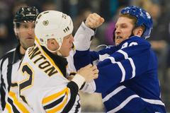 Boston Bruins (levé křídlo Shawn Thornton)