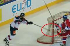 Parádní finta a lá Granlund v podání slovenského hokejisty Jána Sýkory