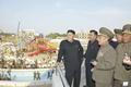 Kim Čong-un obhlíží staveniště plaveckého komplexu Mundu
