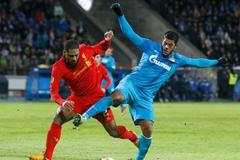 Fotbal, Evropská liga Zenit Petrohrad - Liverpool: Hulk (vpravo) - Glen Johnson