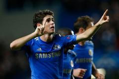 Fotbalista Oscar slaví gól v utkání proti Šachťaru Doněck v Lize mistrů 2012/13.