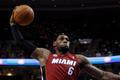 LeBron James z Miami v utkání NBA proti Philadelphii