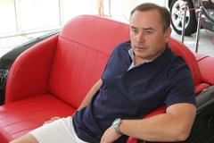 Výroba nábytku z aut