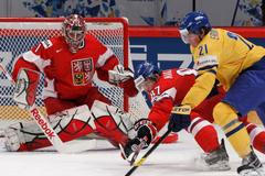 Jakub Kovář, Jakub Nakládal a Loui Eriksson ve čtvrtfinále MS Švédsko - Česko