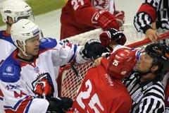 Hokej, Slavia - Lev Praha: Petr Jelínek (25) - Nicklas Danielsson (44)