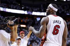 Vítězný koš LeBrona Jamese