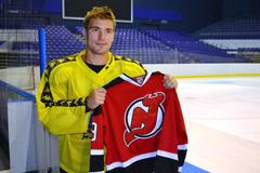 Rostislav Olesz s dresem New Jersey Devils