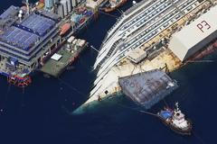 Costa Concordia - vyzdvižení