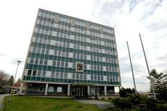 Soud s uplácenými soudci