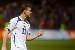 Džeko slaví gól v kvalifikaci na MS