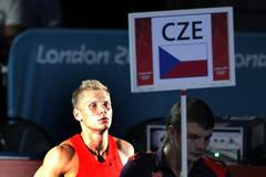 Český boxer Zdeněk Chládek bojuje v kategorii do 64 kg s Mongolem Munch-Erdene Urančimegem na OH 2012 v Londýně.